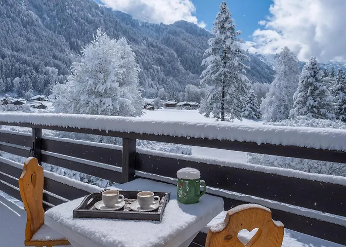 Overlooking The Mont Blanc Range Apartmán *